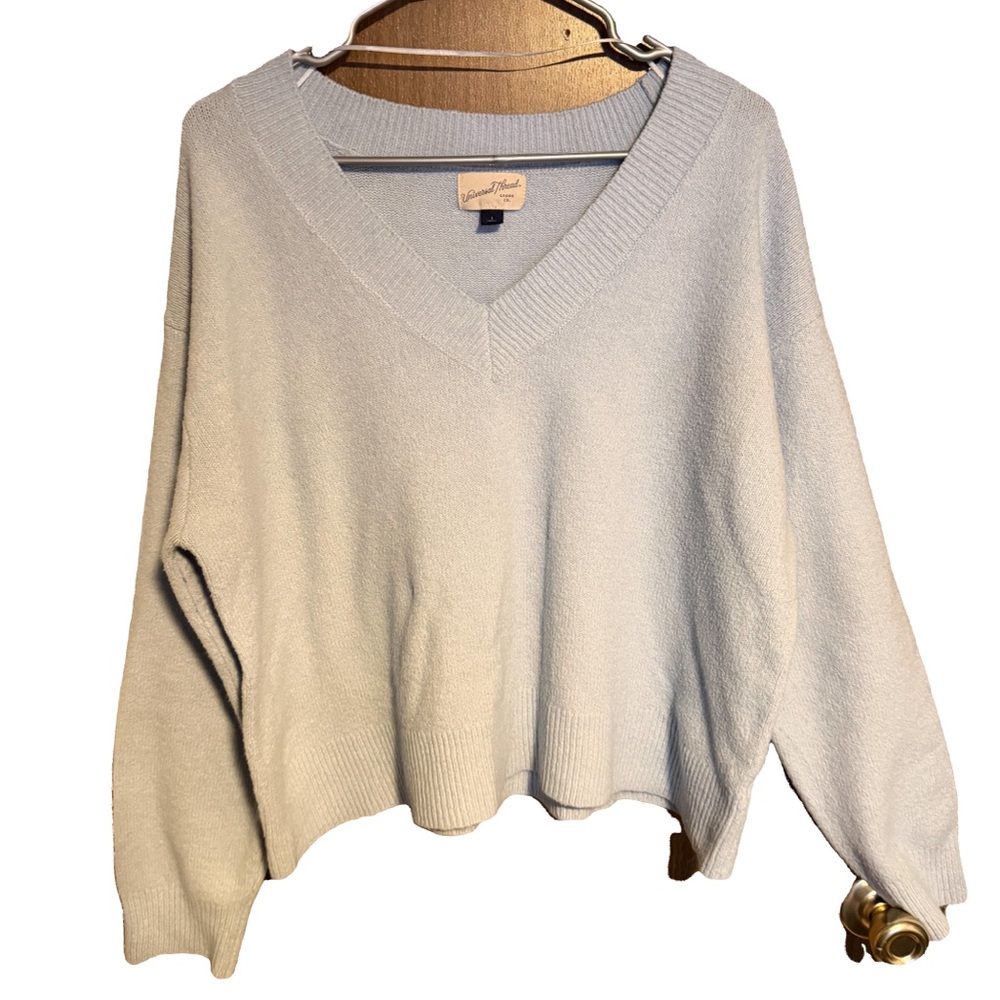 Universal Thread Soft Light Gray V-Neck Sweater